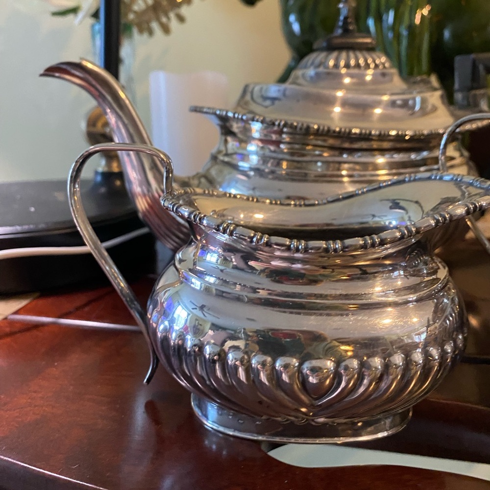 Antique 4 Piece Sheffield Silver Plated Tea &Coffee Pots Creamer and Sugar - Picture 9 of 9